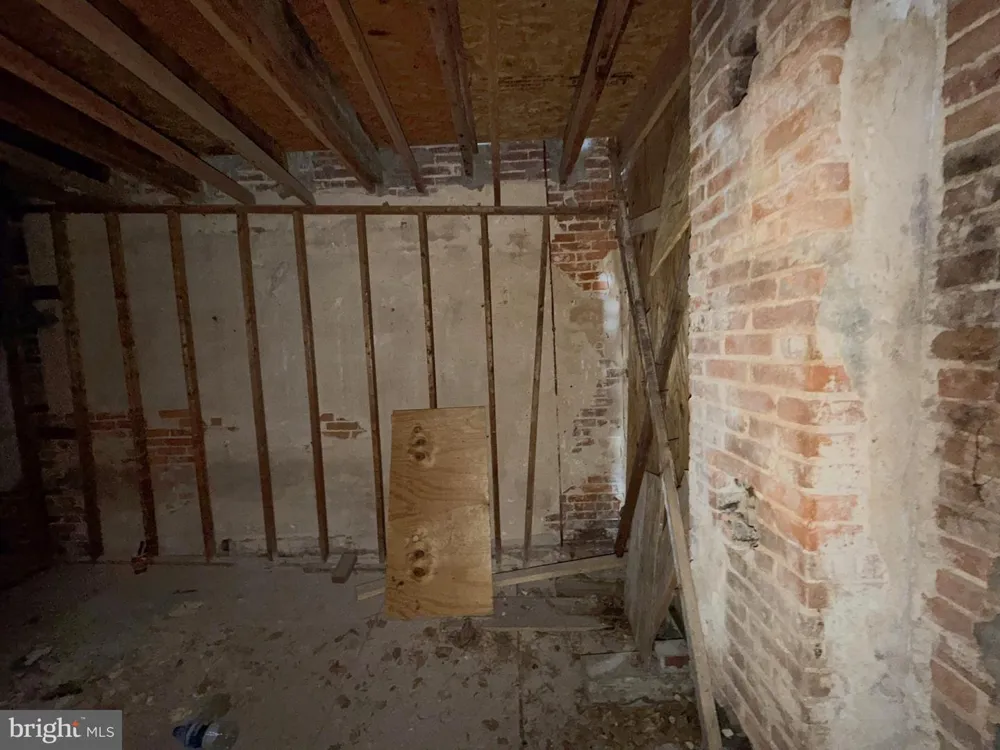 1909 FREDERICK AVENUE Baltimore, MD 21223