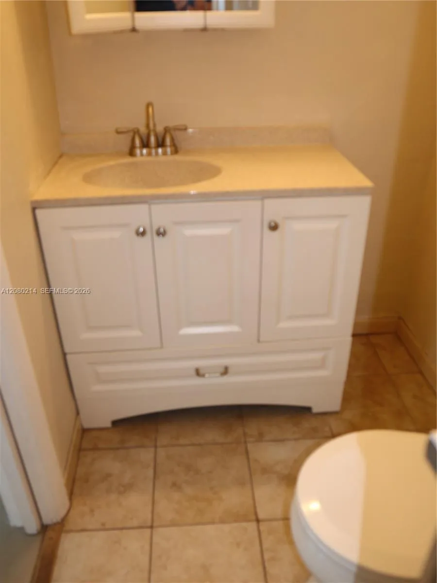 18790 NE 18th Ave #231 Miami, FL 33179