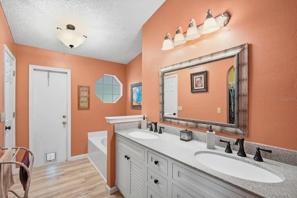 809 ROCKY MOUNTAIN COURT Valrico, FL 33594