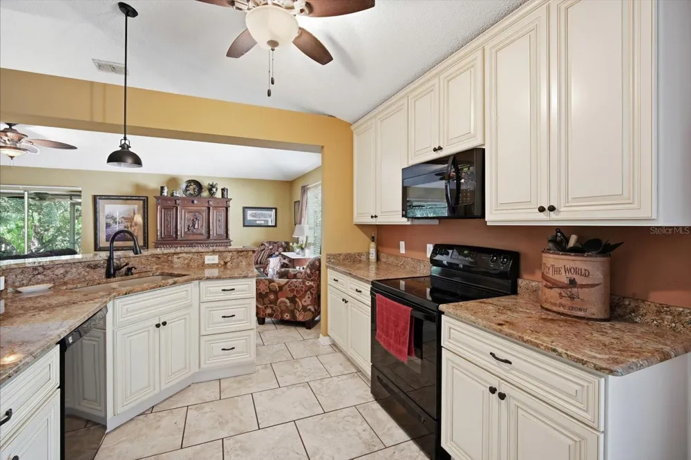 809 ROCKY MOUNTAIN COURT Valrico, FL 33594