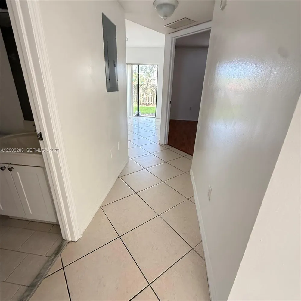 22931 SW 88th Pl #105 Cutler Bay, FL 33190