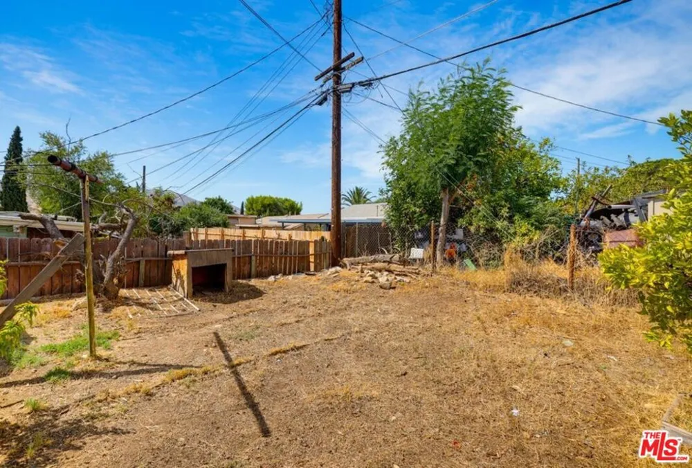 1175 Weaver Street Banning, CA 92220