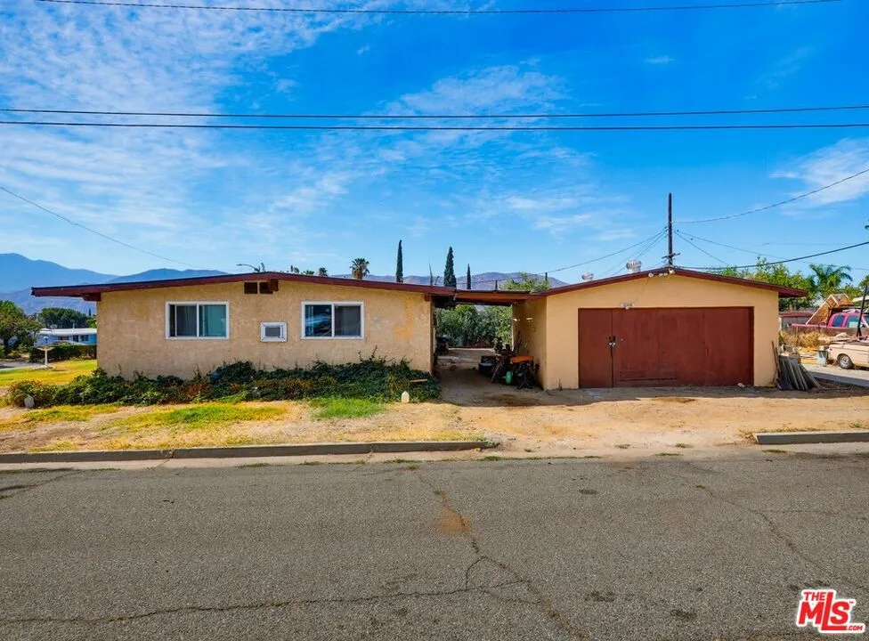 1175 Weaver Street Banning, CA 92220