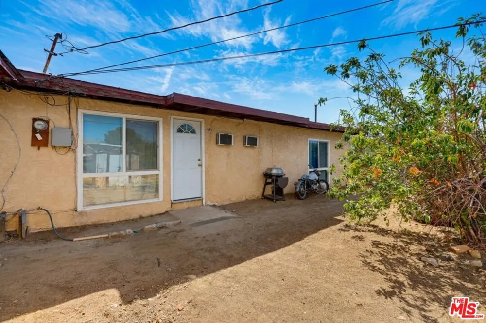 1175 Weaver Street Banning, CA 92220
