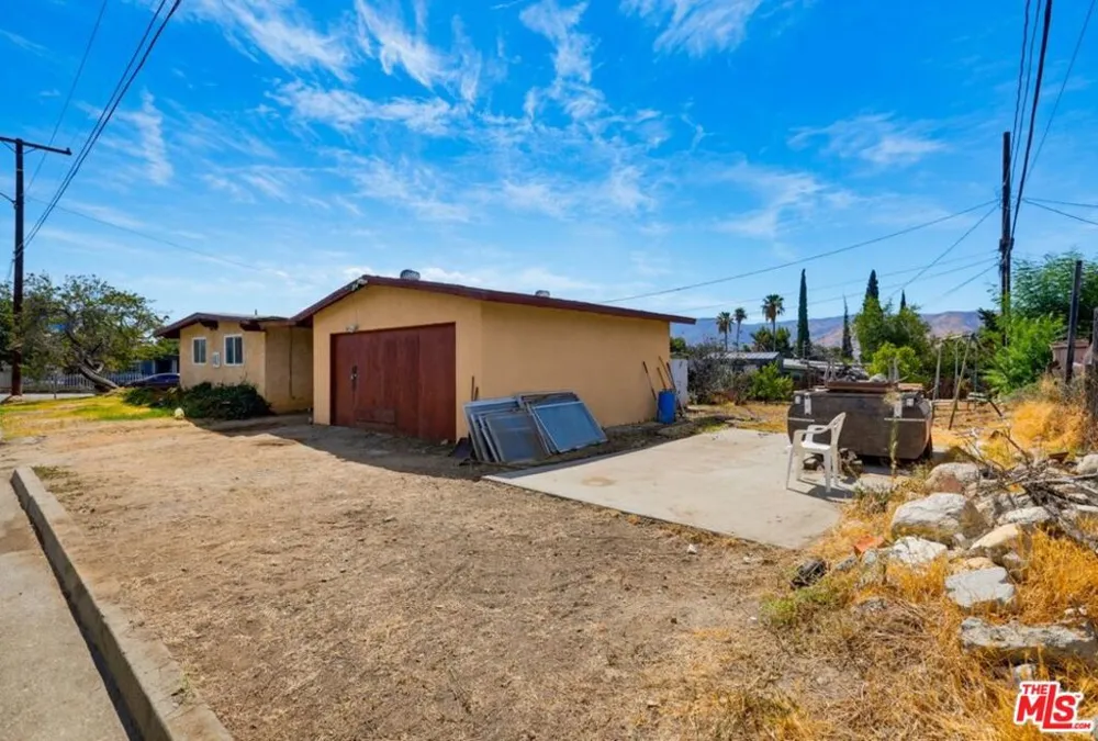1175 Weaver Street Banning, CA 92220