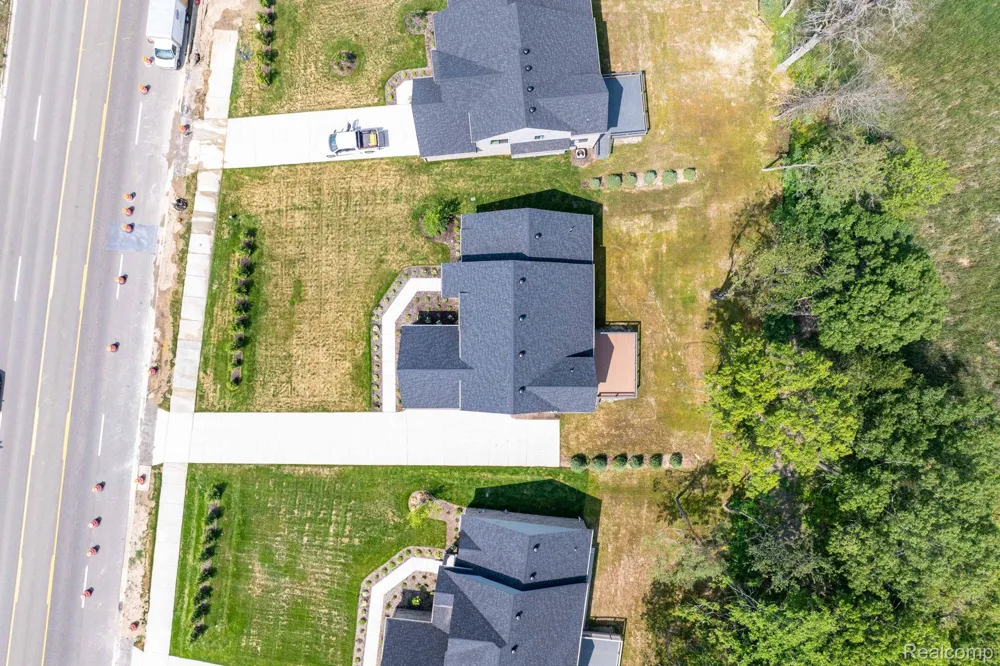 2934 W Walton Boulevard Waterford Charter Township, MI 48329