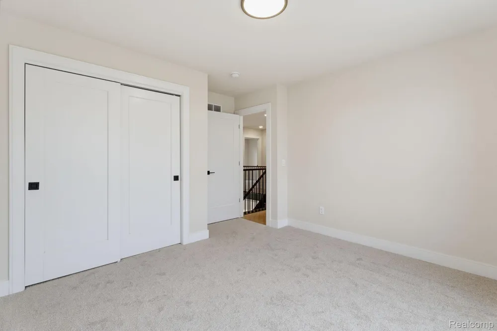 2934 W Walton Boulevard Waterford Charter Township, MI 48329