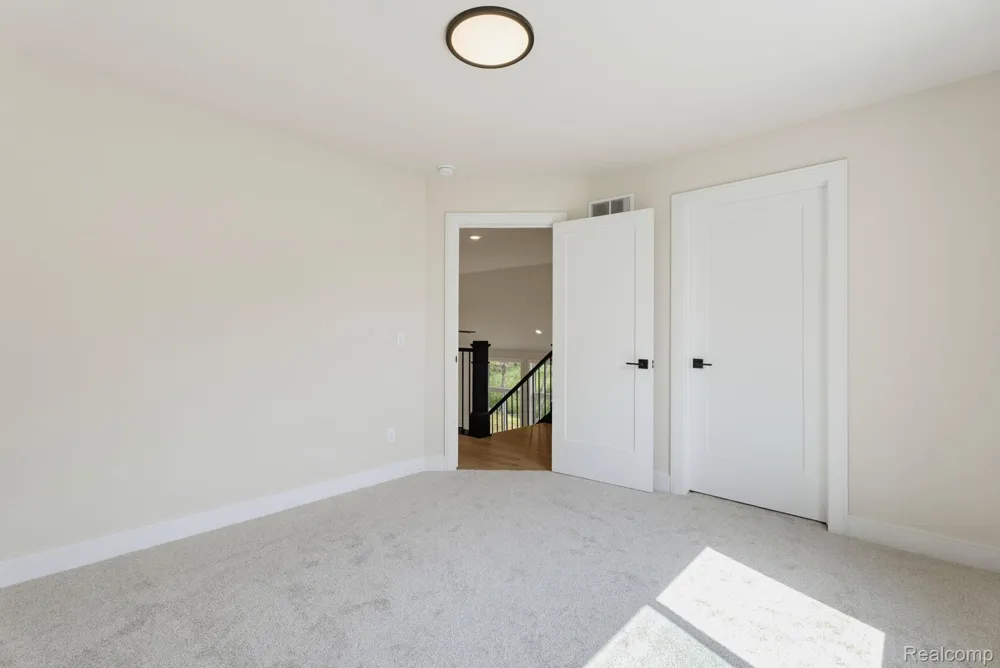 2934 W Walton Boulevard Waterford Charter Township, MI 48329