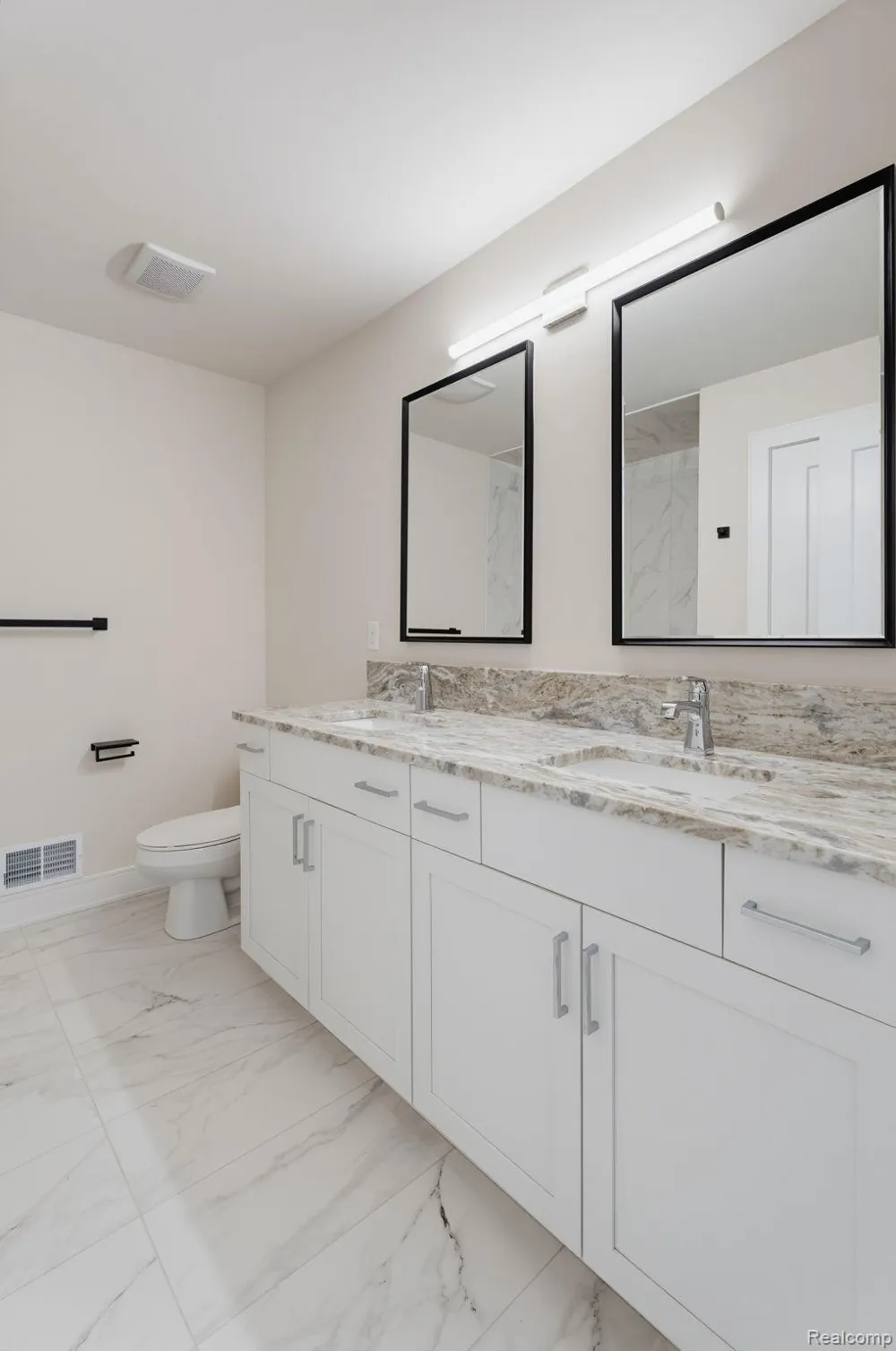 2934 W Walton Boulevard Waterford Charter Township, MI 48329