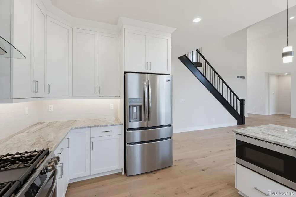 2934 W Walton Boulevard Waterford Charter Township, MI 48329