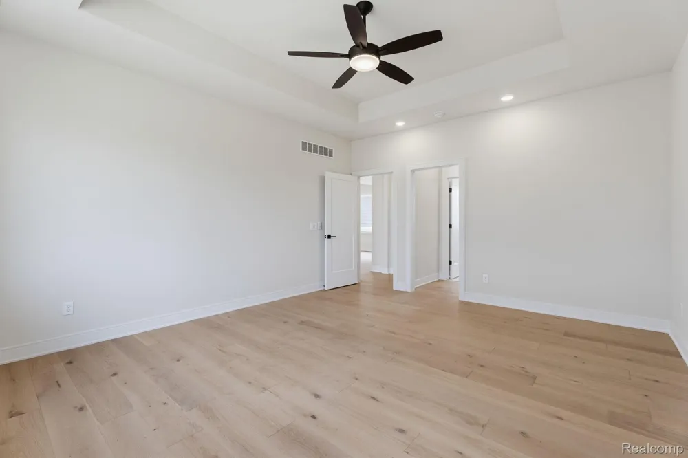2934 W Walton Boulevard Waterford Charter Township, MI 48329