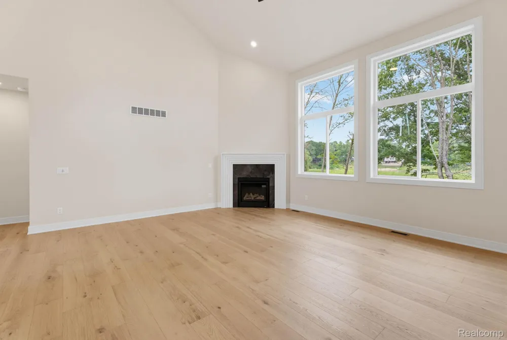 2934 W Walton Boulevard Waterford Charter Township, MI 48329