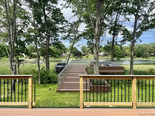 2934 W Walton Boulevard Waterford Charter Township, MI 48329