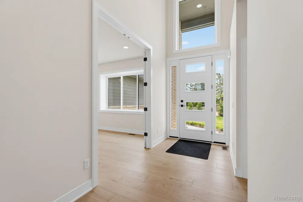 2934 W Walton Boulevard Waterford Charter Township, MI 48329