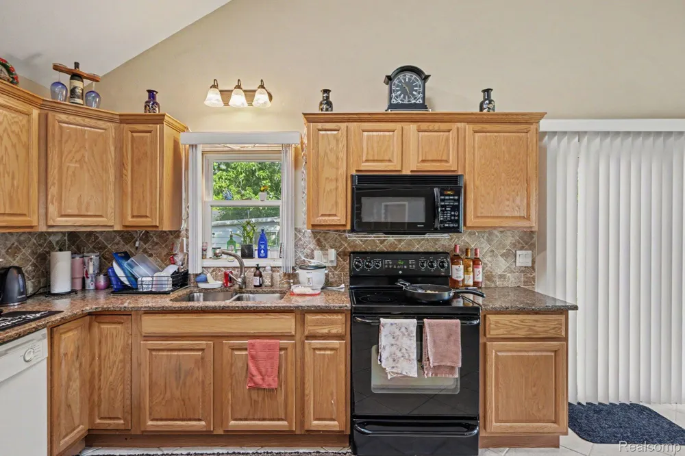 7313 Oak Road Worth Township, MI 48450