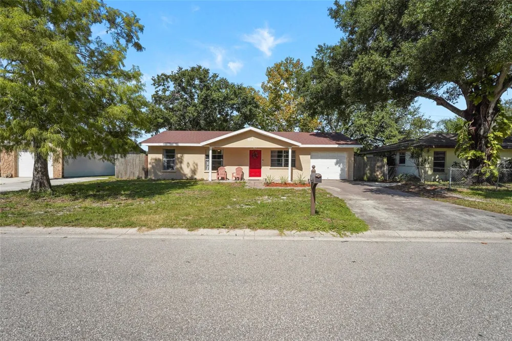 304 64TH STREET NE Bradenton, FL 34208