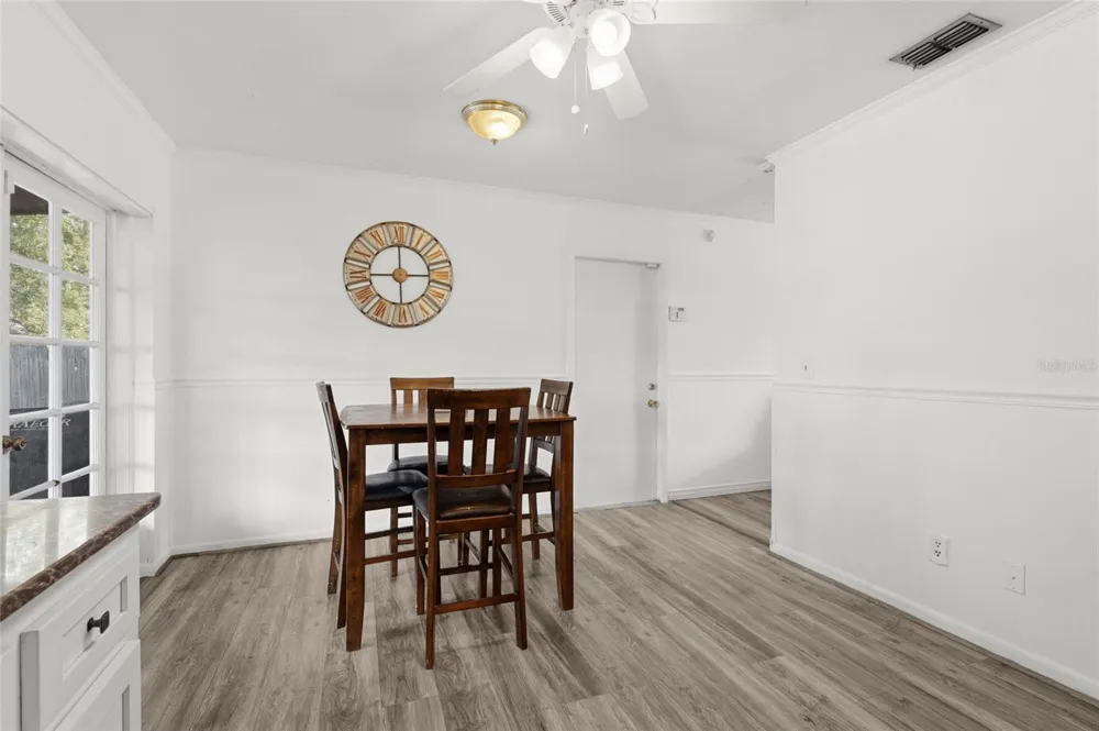 304 64TH STREET NE Bradenton, FL 34208