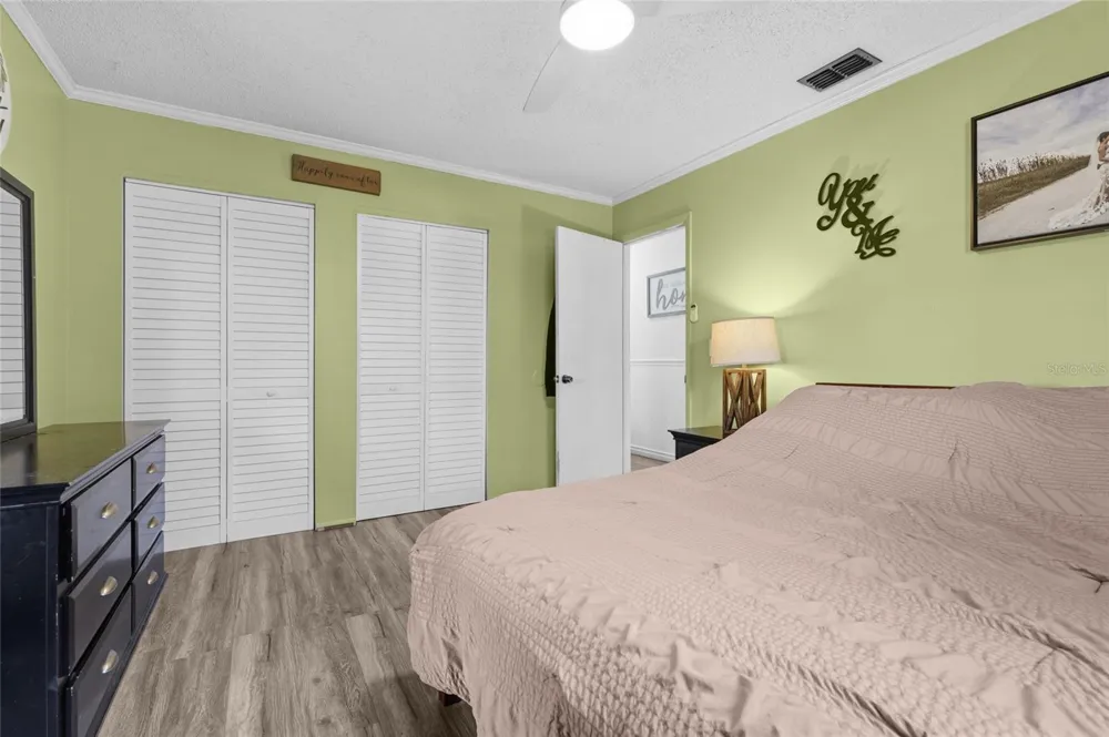 304 64TH STREET NE Bradenton, FL 34208