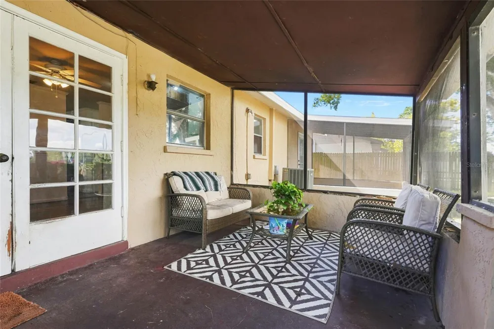 304 64TH STREET NE Bradenton, FL 34208