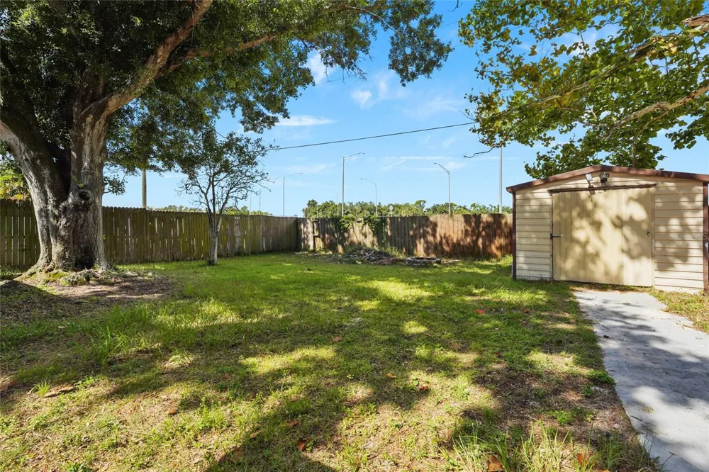 304 64TH STREET NE Bradenton, FL 34208