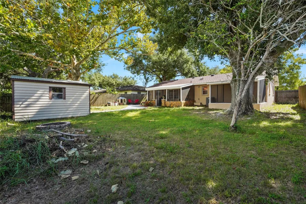 304 64TH STREET NE Bradenton, FL 34208