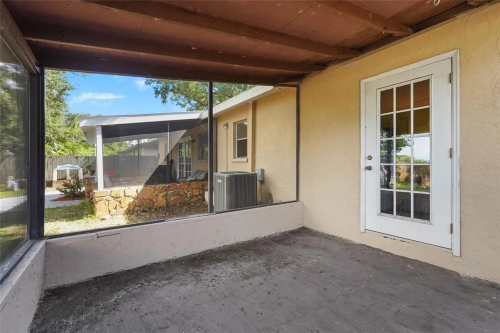 304 64TH STREET NE Bradenton, FL 34208