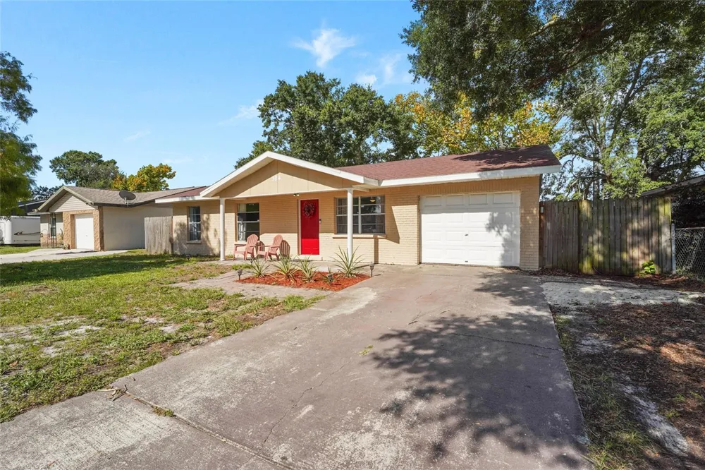 304 64TH STREET NE Bradenton, FL 34208