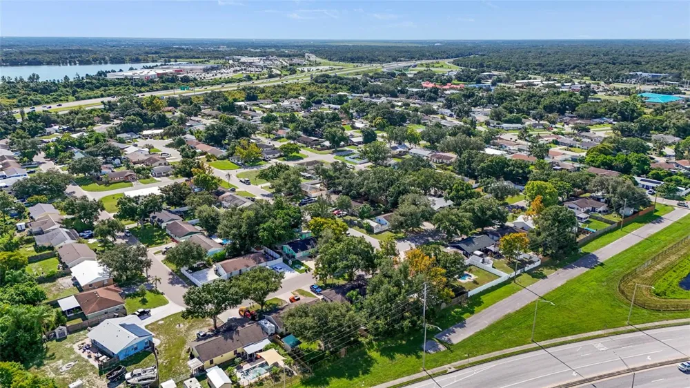 304 64TH STREET NE Bradenton, FL 34208