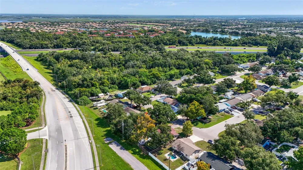 304 64TH STREET NE Bradenton, FL 34208