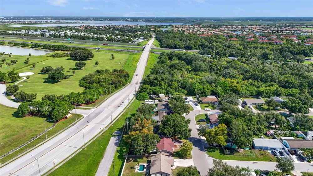 304 64TH STREET NE Bradenton, FL 34208