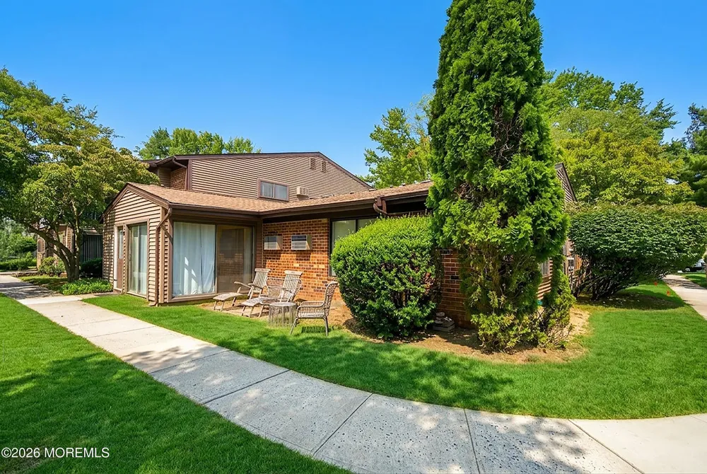 112 Manchester Court Red Bank, NJ 07701