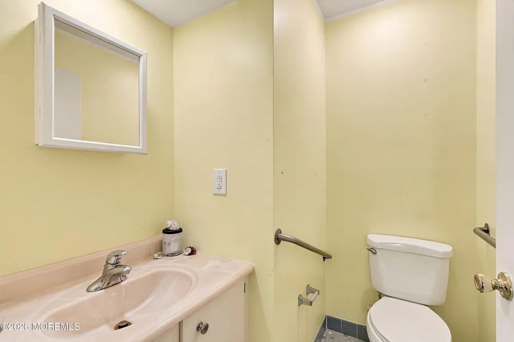 112 Manchester Court Red Bank, NJ 07701