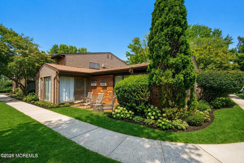 112 Manchester Court Red Bank, NJ 07701
