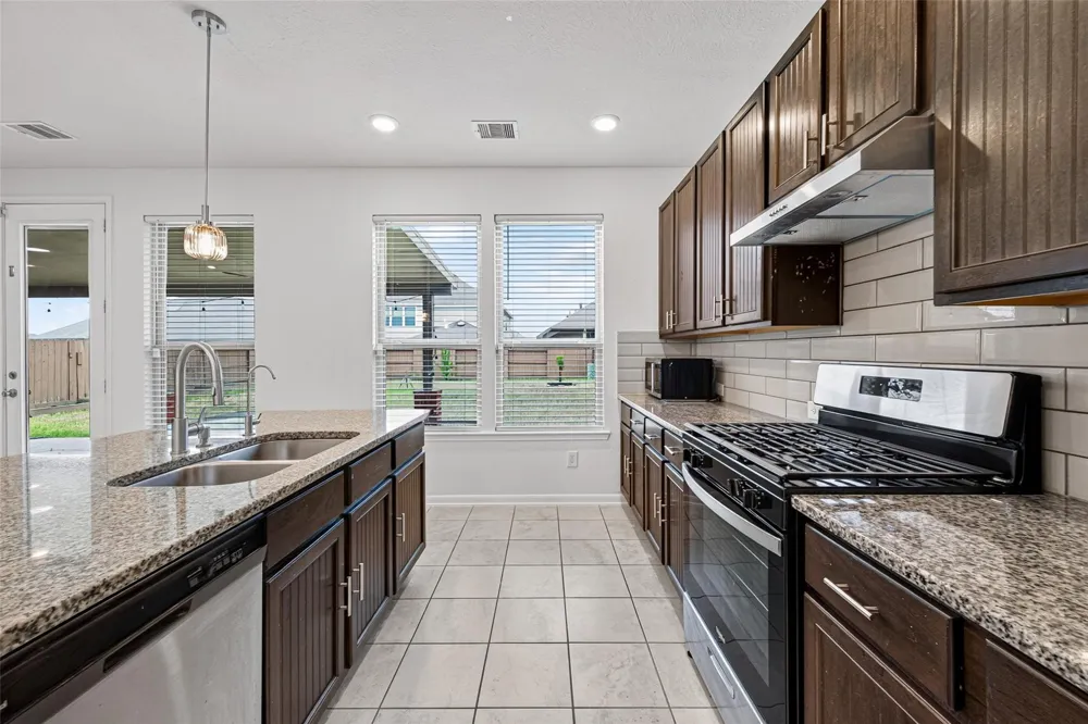 25319 Whitehaven Gate Street Katy, TX 77493