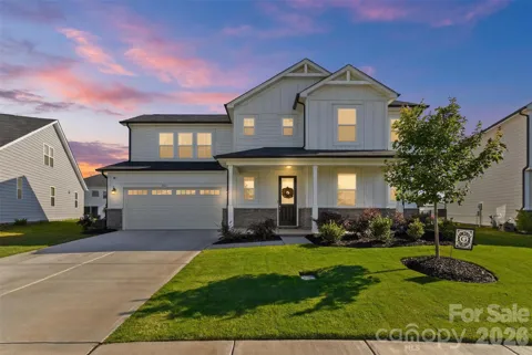 2621 Crimson Way