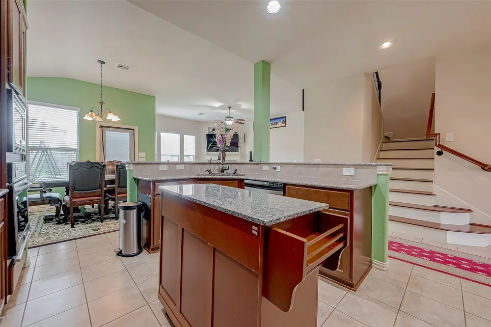 5626 Jay Thrush Drive Richmond, TX 77407