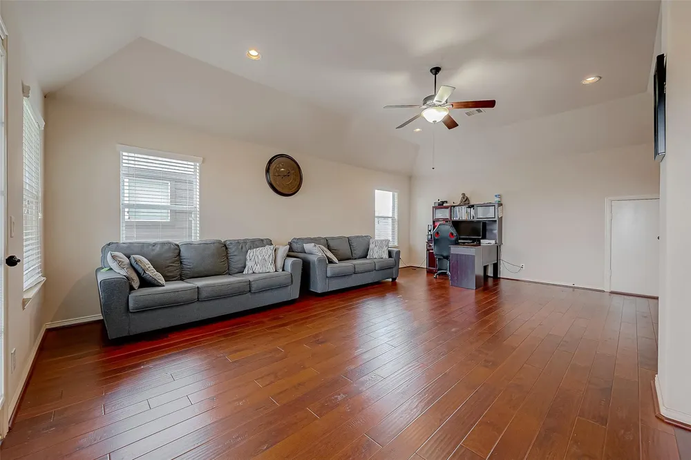5626 Jay Thrush Drive Richmond, TX 77407