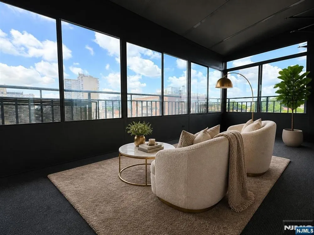 2185 Lemoine 8M Fort Lee, NJ 07024