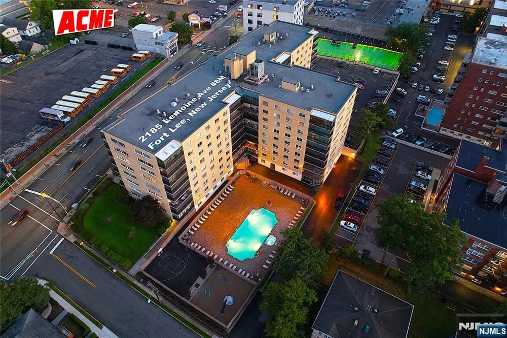 2185 Lemoine 8M Fort Lee, NJ 07024