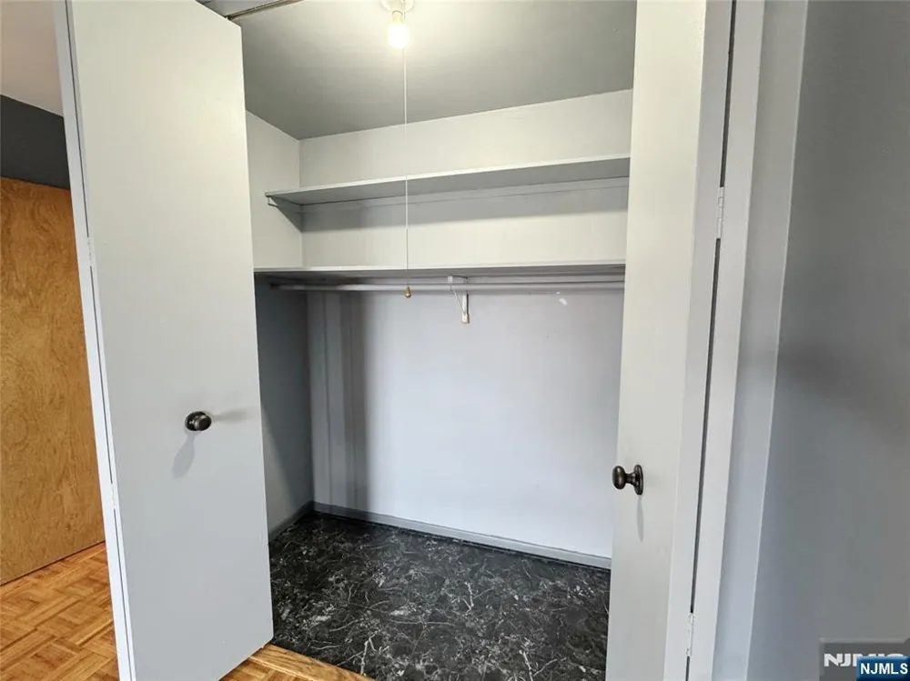 2185 Lemoine 8M Fort Lee, NJ 07024