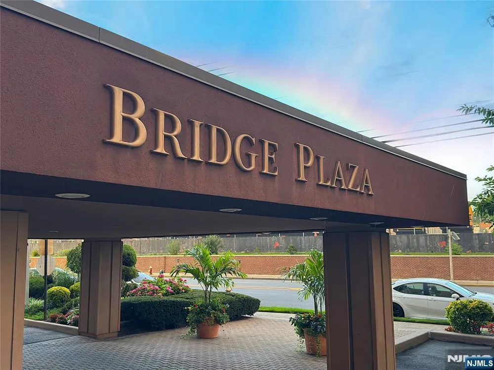 2185 Lemoine 8M Fort Lee, NJ 07024