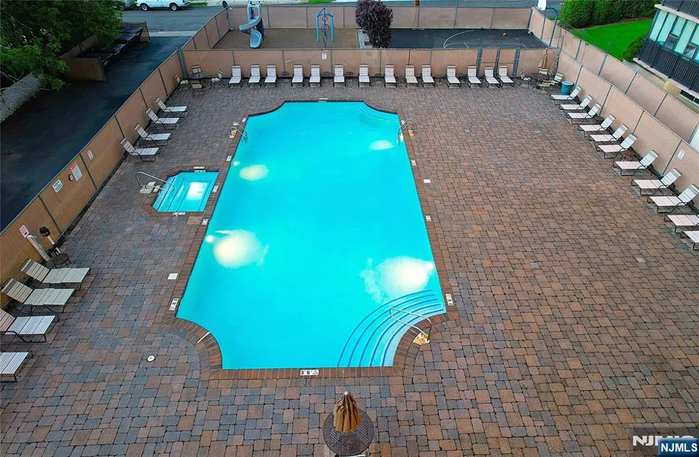 2185 Lemoine 8M Fort Lee, NJ 07024