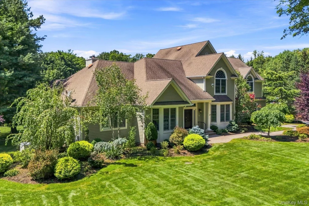 3 Spring Bay Lane Lloyd Harbor, NY 11743