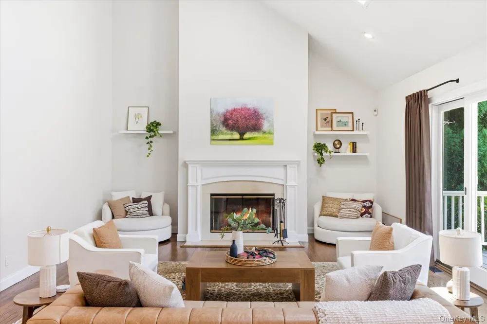 3 Spring Bay Lane Lloyd Harbor, NY 11743