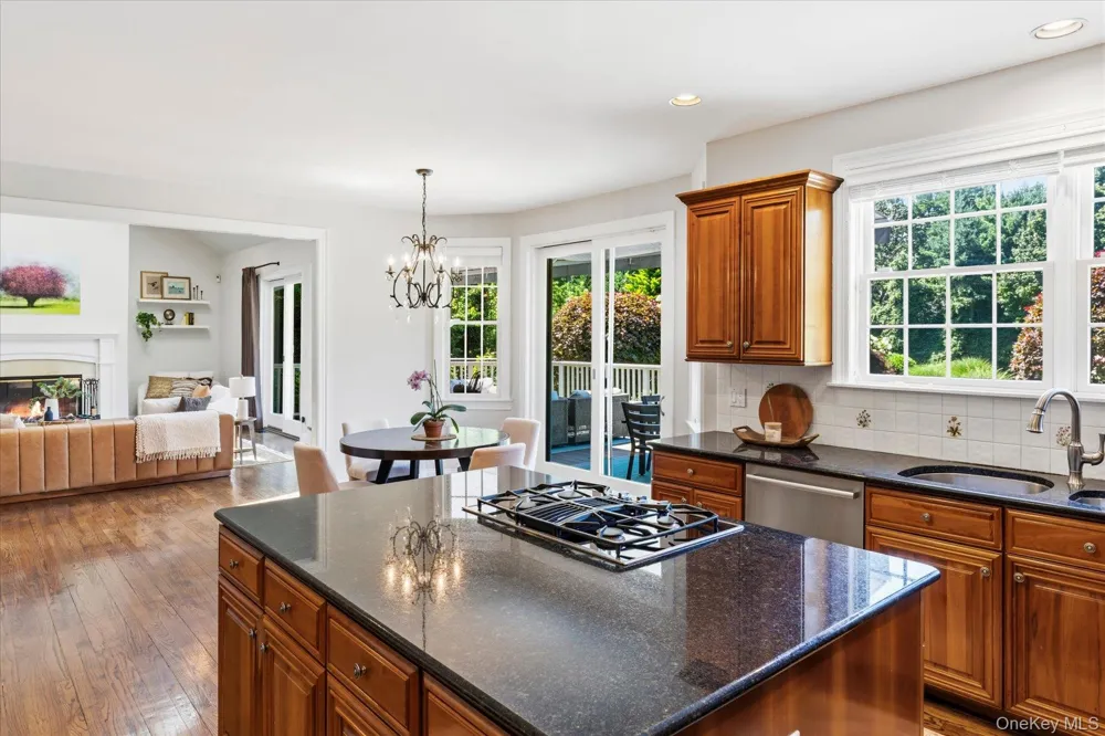 3 Spring Bay Lane Lloyd Harbor, NY 11743