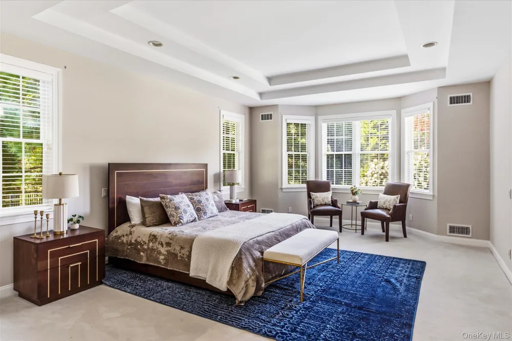 3 Spring Bay Lane Lloyd Harbor, NY 11743