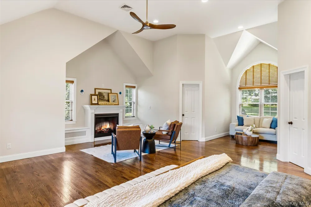 3 Spring Bay Lane Lloyd Harbor, NY 11743