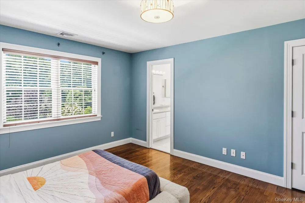 3 Spring Bay Lane Lloyd Harbor, NY 11743