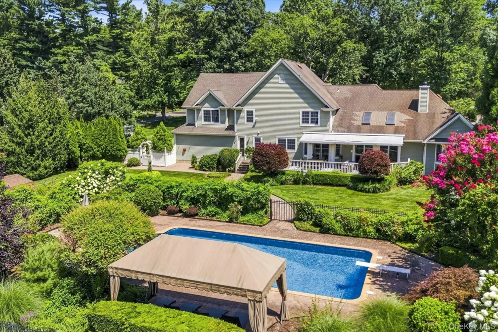 3 Spring Bay Lane Lloyd Harbor, NY 11743