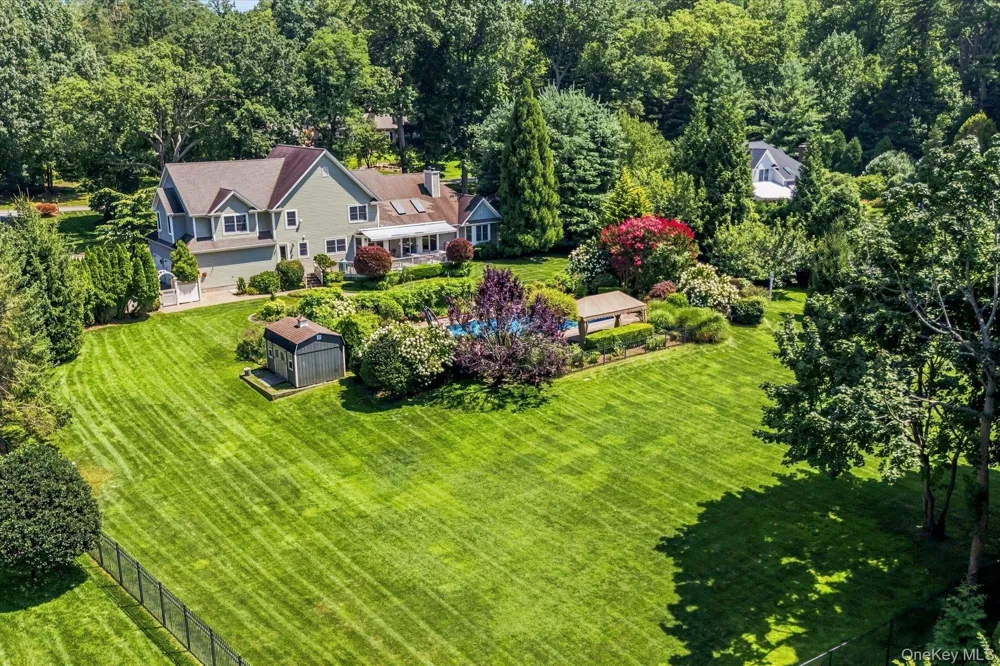 3 Spring Bay Lane Lloyd Harbor, NY 11743